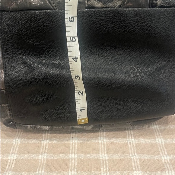 Carlos by Carlos Santana Red and Black Shoulder Bag - Picture 15 of 16